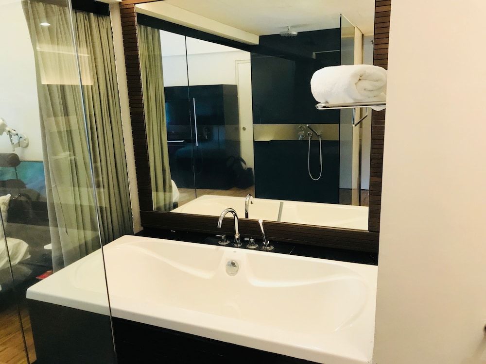 Hotel Maya Kuala Lumpur City Center Deluxe Room 5