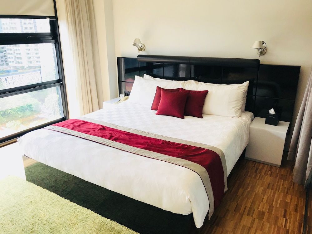 Premier Room