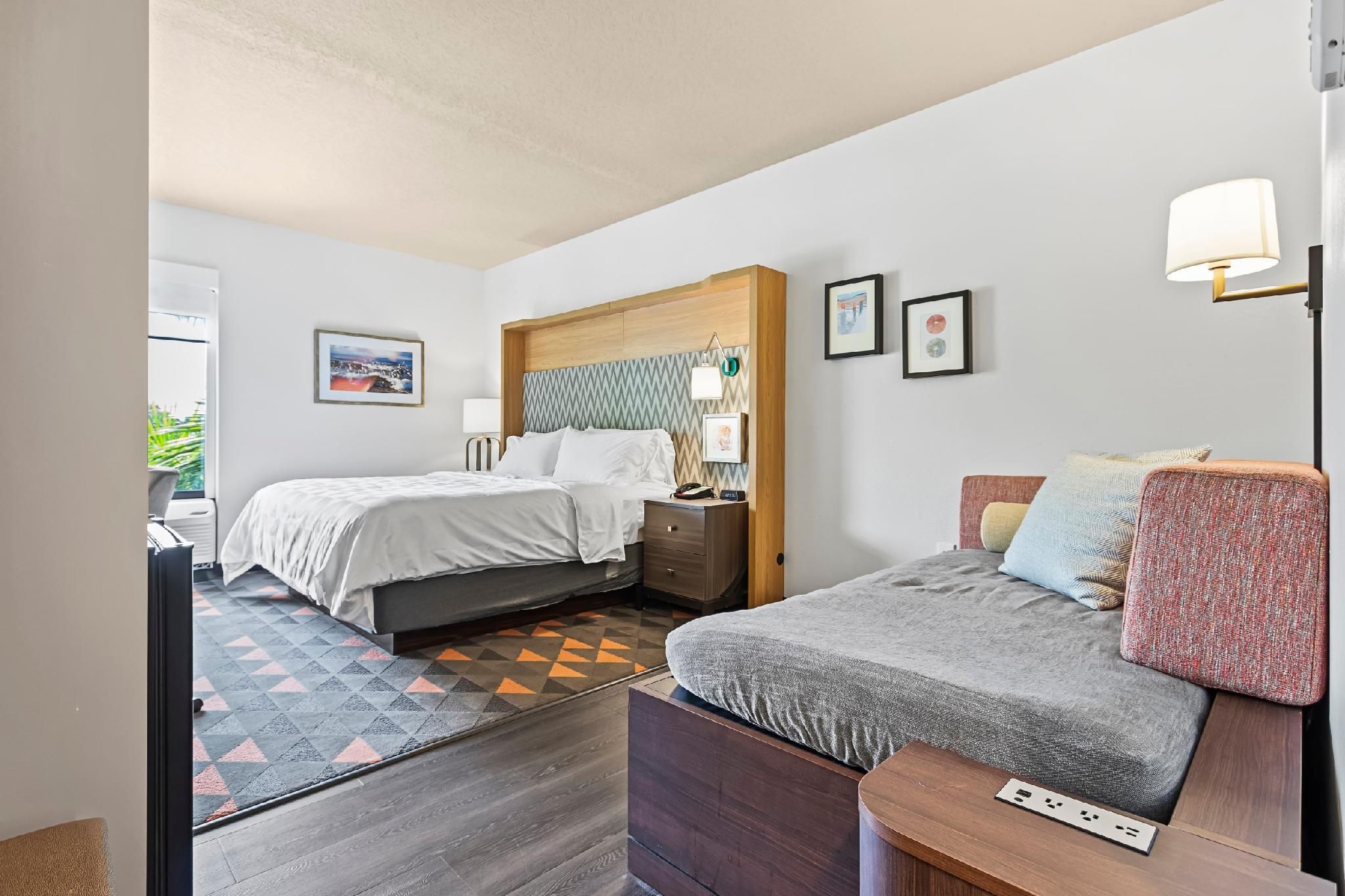 1 King Bed And 1 Double Bed Standard