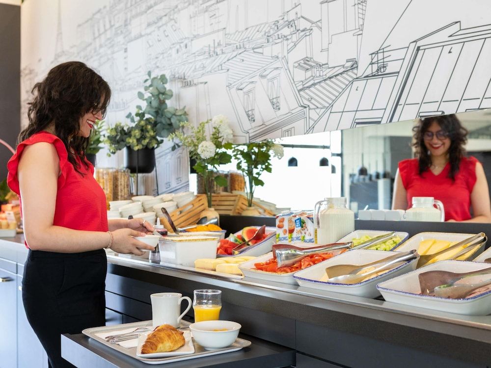 undefined ibis Paris Porte De Montreuil 9