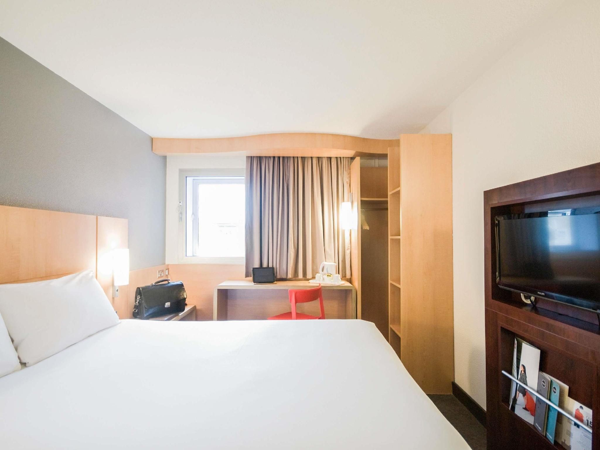 Double Room with 1 Double Bed