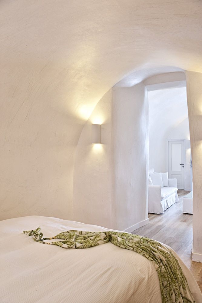 Katikies Santorini – Pelagos House – The Leading Hotels of the World Junior Suite 14