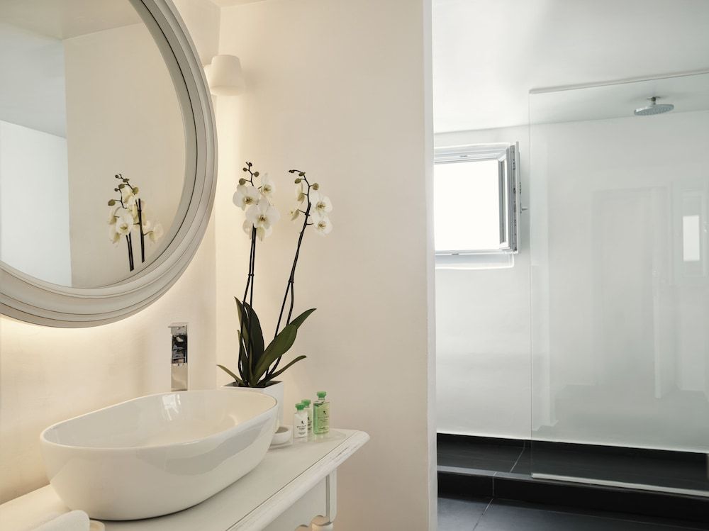 Senior Suite, Jetted Tub