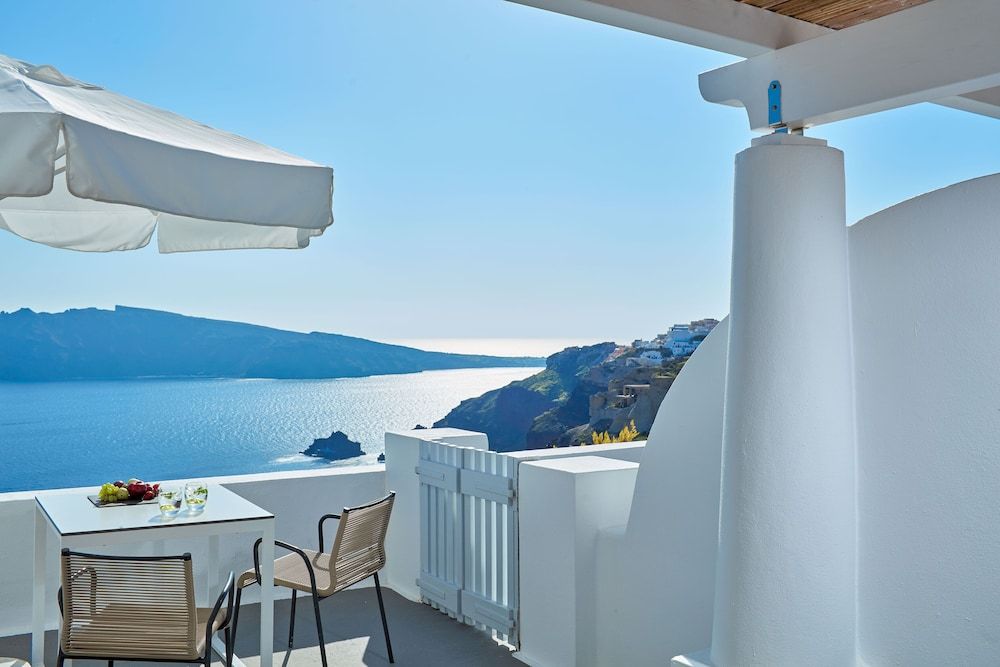 Katikies Santorini – Pelagos House – The Leading Hotels of the World Junior Suite 5
