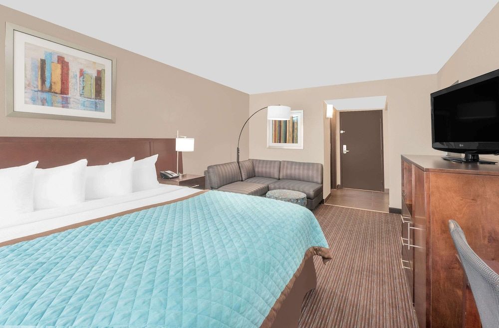 Suite, 1 King Bed, Jetted Tub