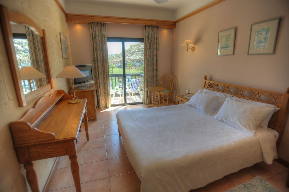 Saint Patrick's Hotel Standard Twin Room, Balcony, Valley View