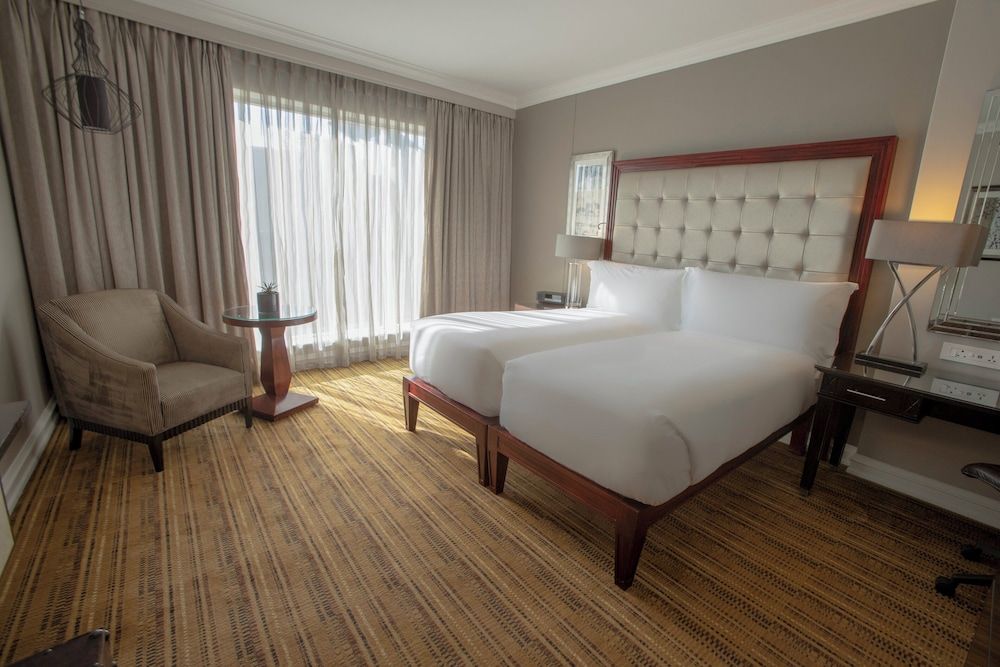 InterContinental Johannesburg O.R Tambo Airport by IHG Classic Room, 2 Twin Beds 4