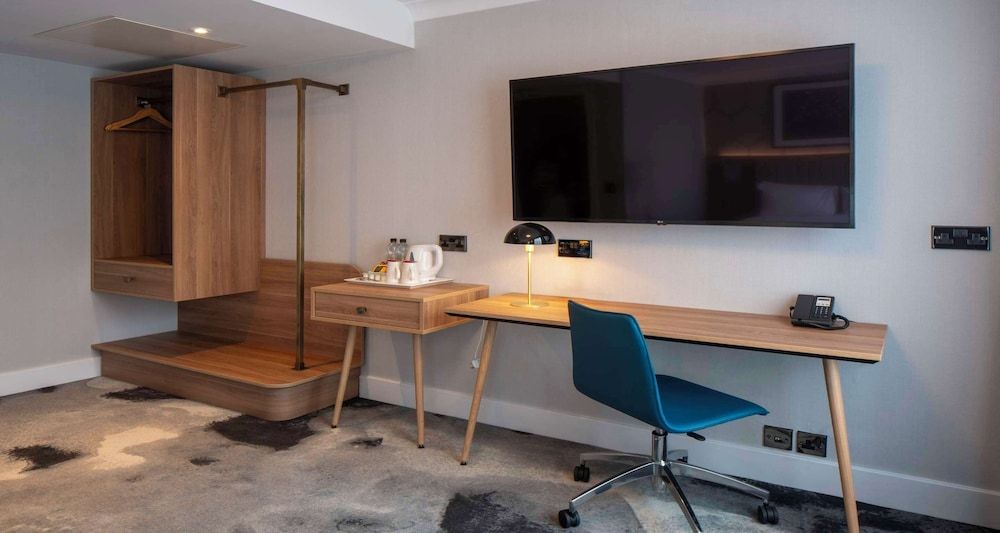 London Chigwell Prince Regent Hotel, BW Signature Collection Standard Room, 1 Double Bed, Non Smoking 3