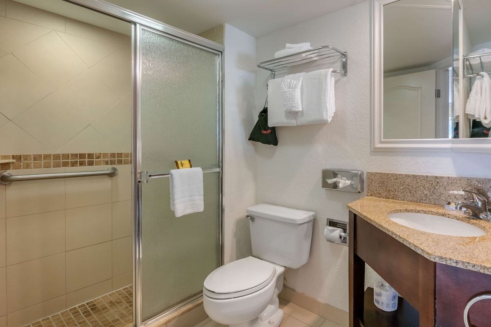 Best Western Plus Palm Beach Gardens Hotel & Ste & Conf Ctr Suite, 1 King Bed, Accessible, Non Smoking (Walk-in Shower;with Sofabed) 2