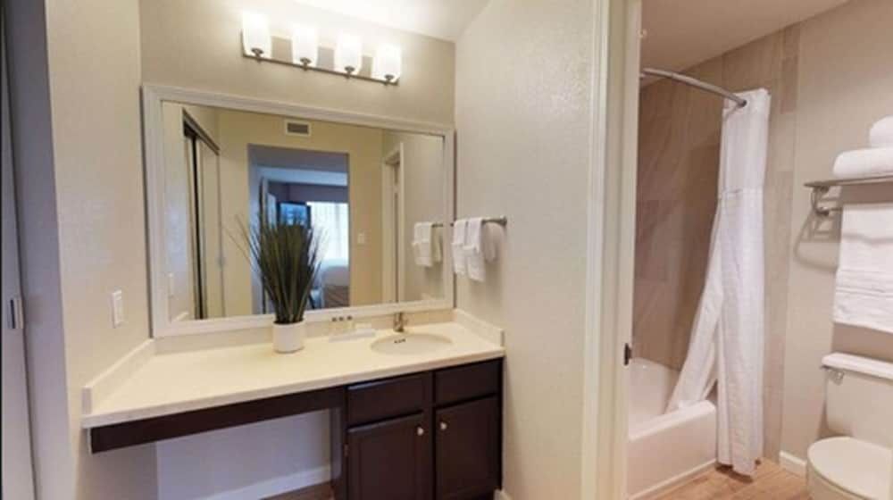 Chase Suites Hotel Brea-Fullerton Signature Suite, 1 Bedroom 5