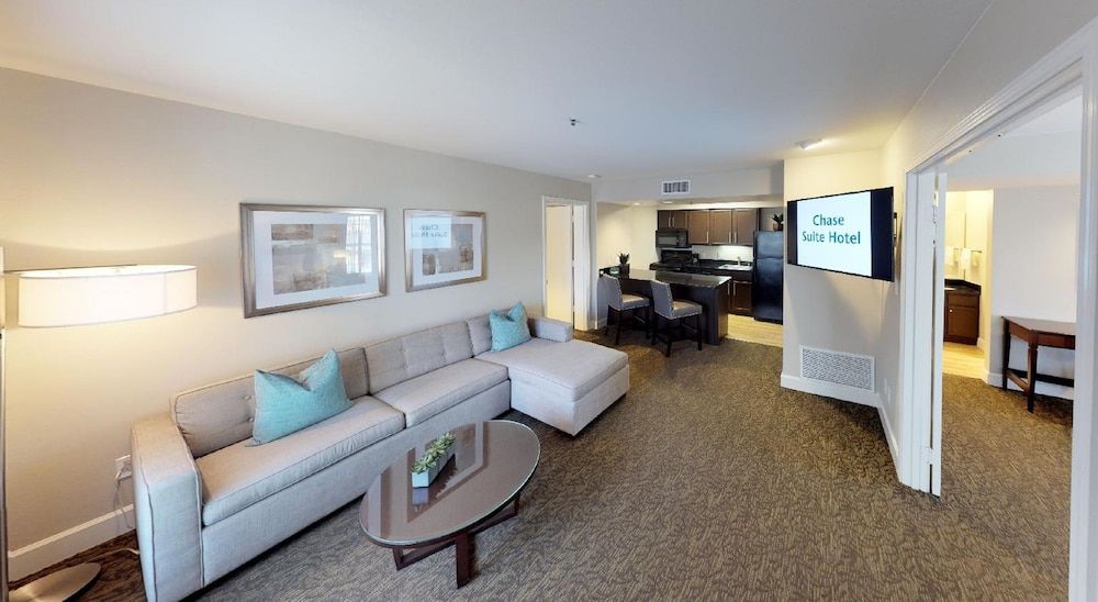 Chase Suites Hotel Brea-Fullerton Signature Suite, 2 Bedrooms 5