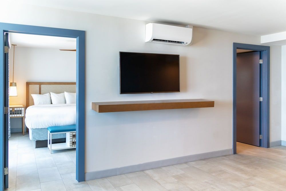 Chesapeake Beach Resort ADA Ocean View King Suite 7