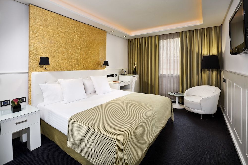 Hotel Colón Gran Meliá Deluxe Room 3