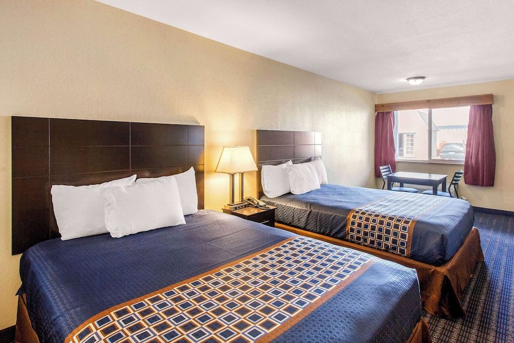 Room, 2 Queen Beds, Accessible, Non Smoking