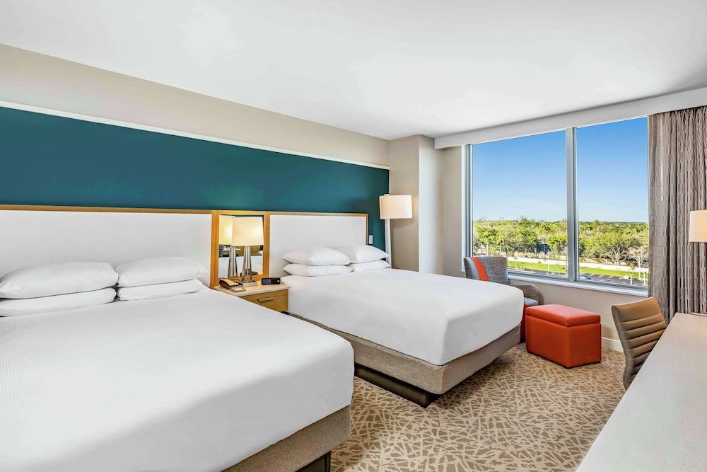 Hilton Miami Dadeland Room, 2 Queen Beds 3