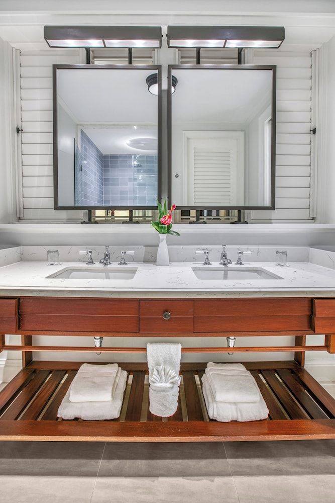 Half Moon Room (Great House Ocean) 9