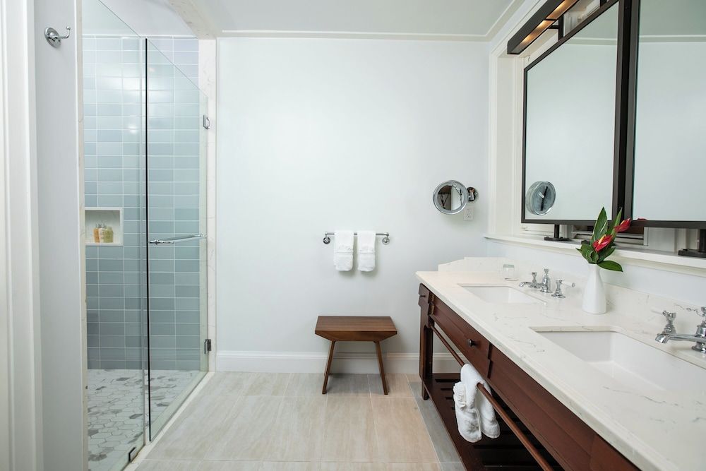 Half Moon Room (Great House Ocean) 8