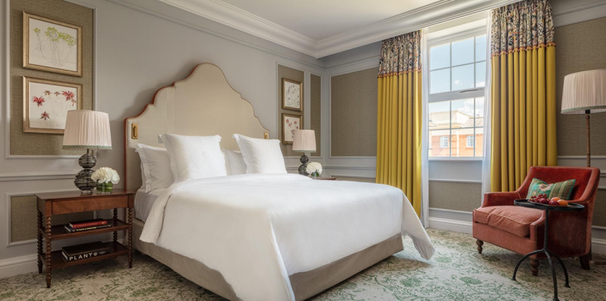 Accessible Four Seasons Executive Suite king bed