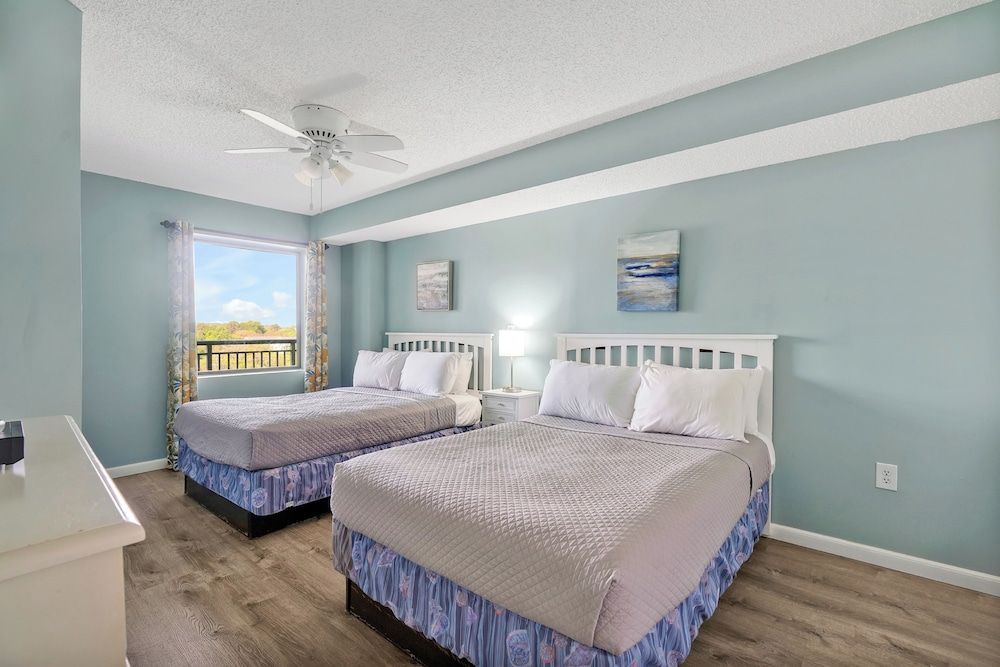 3 Bedroom Suite, Ocean View with Full Kitchen and Living Area