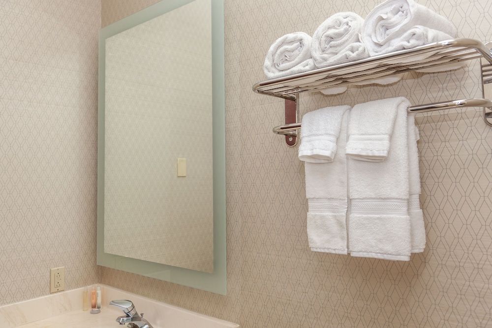 The Conwell Inn Standard Room, 1 Queen Bed 9