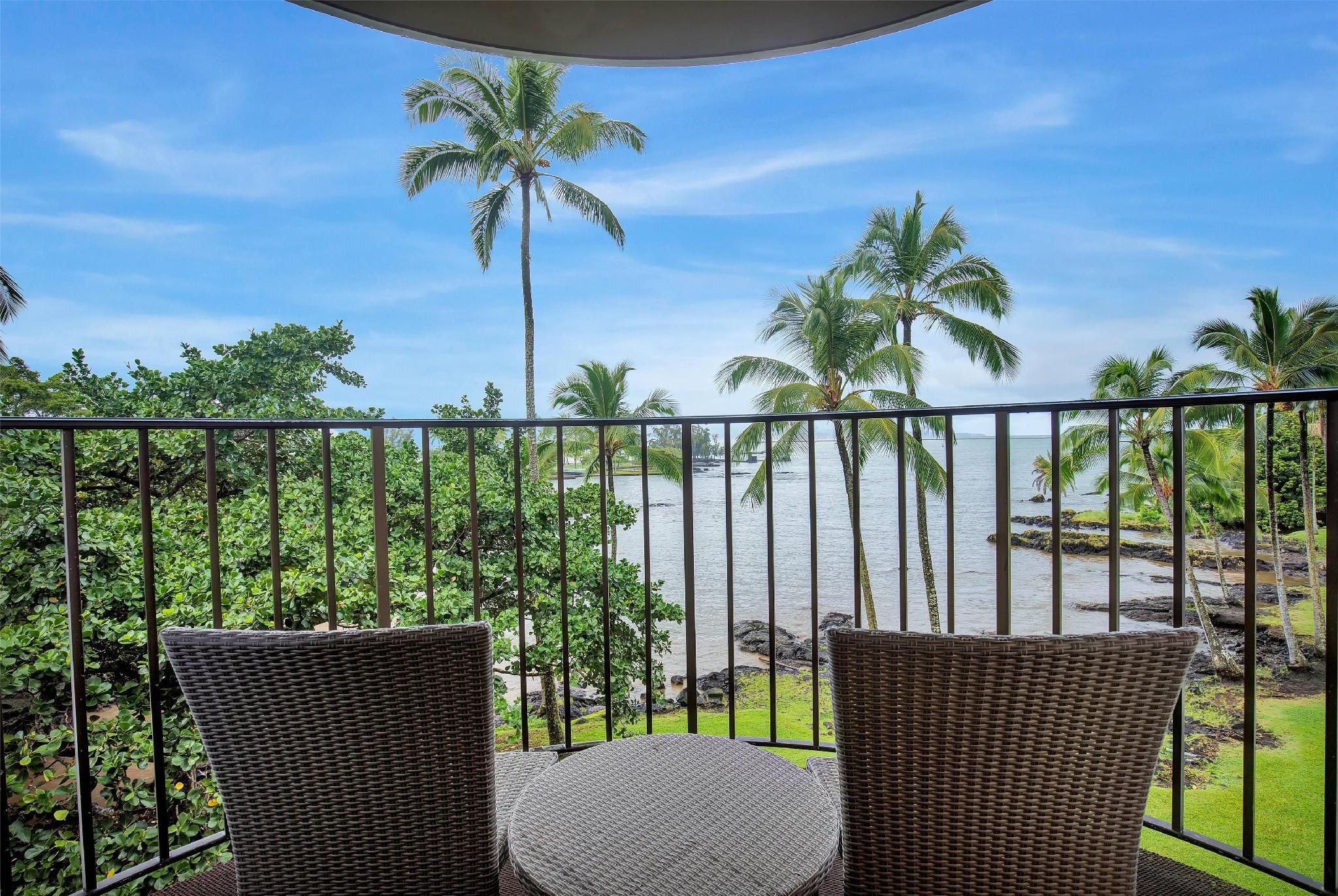 1 King Bed, Deluxe Room, Ocean View, Non-Smoking