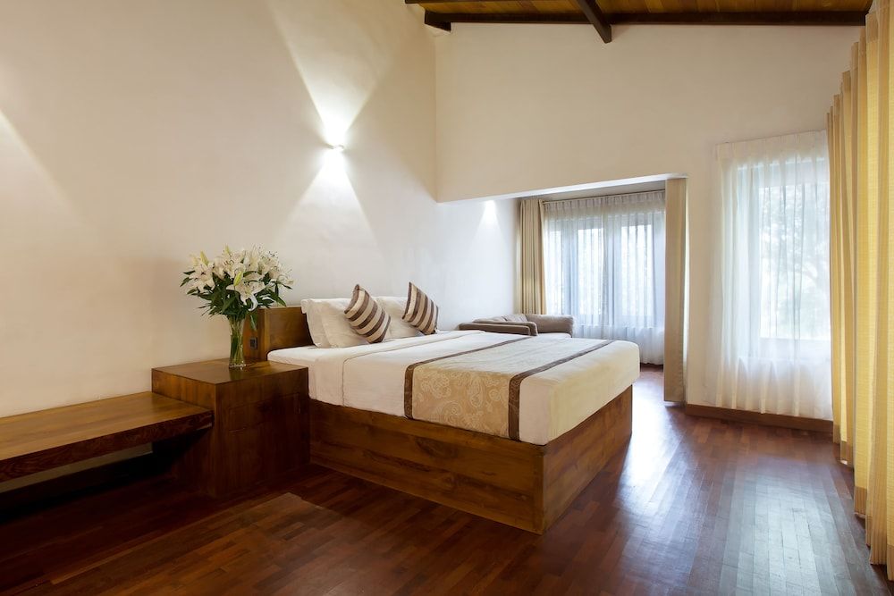 Superior, King, Garden View, Balcony/Patio, Bathtub