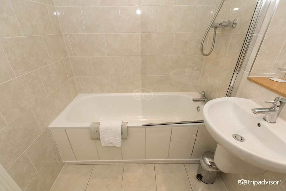 The Bridge Hotel and Spa Single Room 2