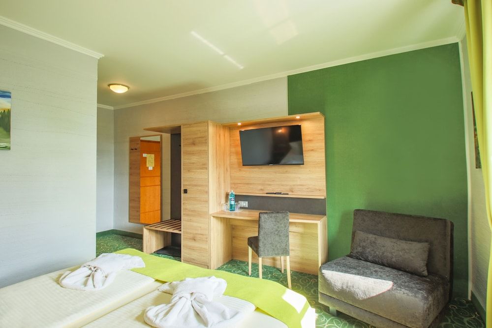 Panorama Berghotel Wettiner Höhe Single Room 4