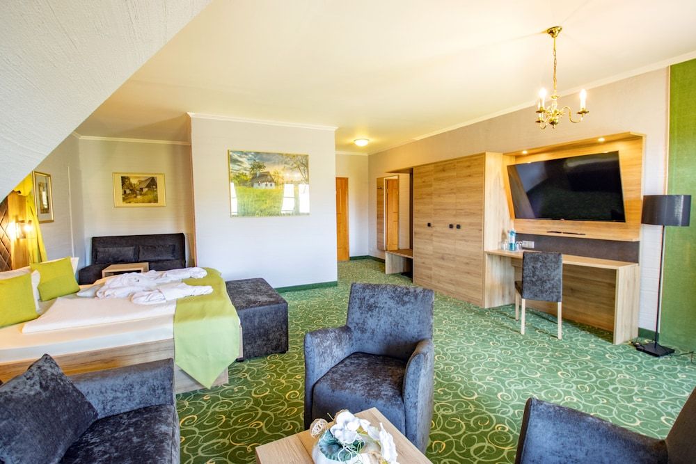 Panorama Berghotel Wettiner Höhe Junior Suite 2
