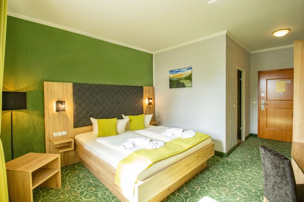 Panorama Berghotel Wettiner Höhe Single Room 2