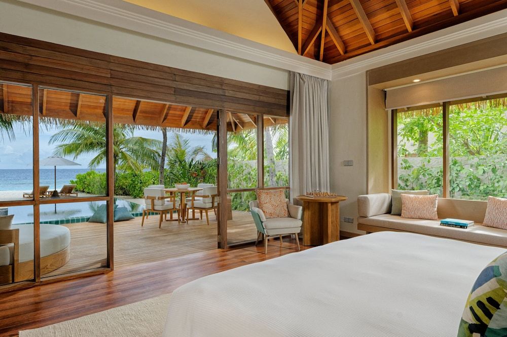Deluxe Beach Bungalow with Pool
