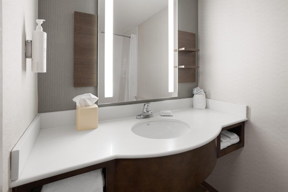 Hilton Garden Inn State College Two queen beds 4