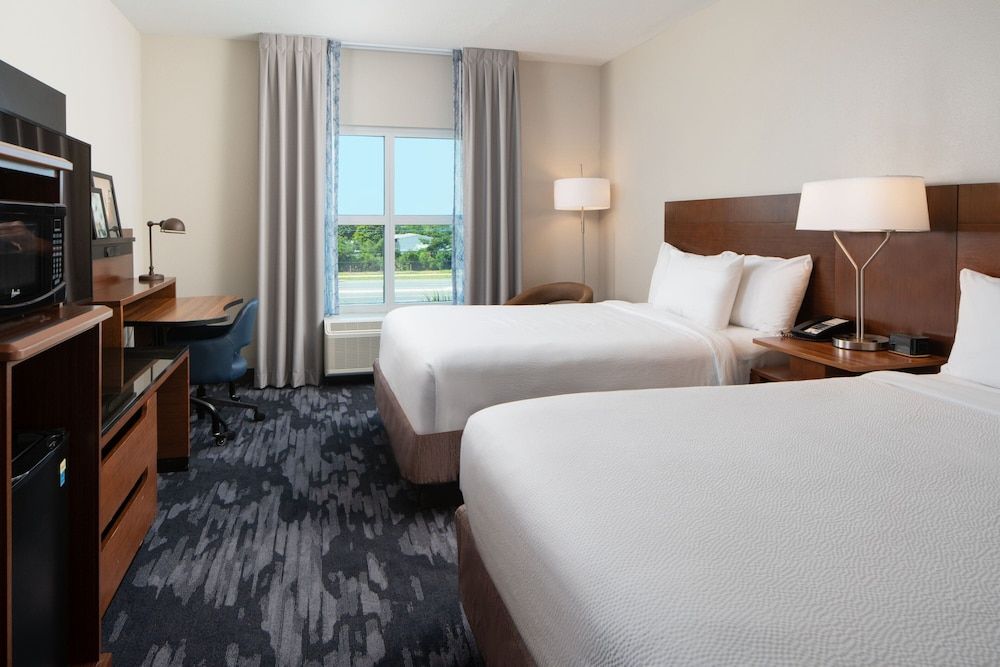 Room, 2 Queen Beds (Mobility Accessible, Tub)