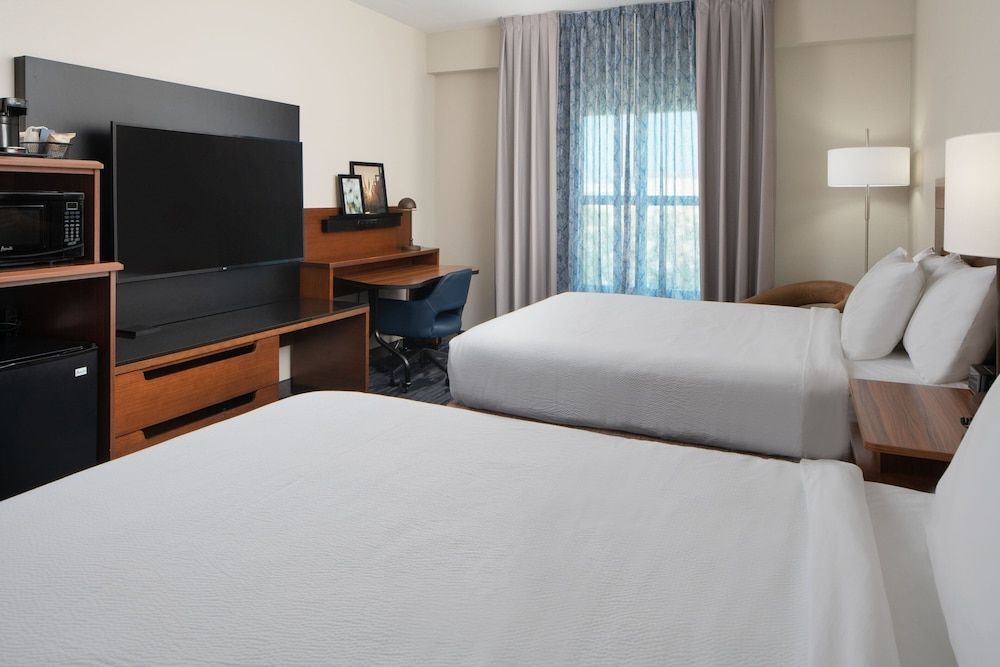 Room, 2 Queen Beds (Mobility Accessible, Tub)