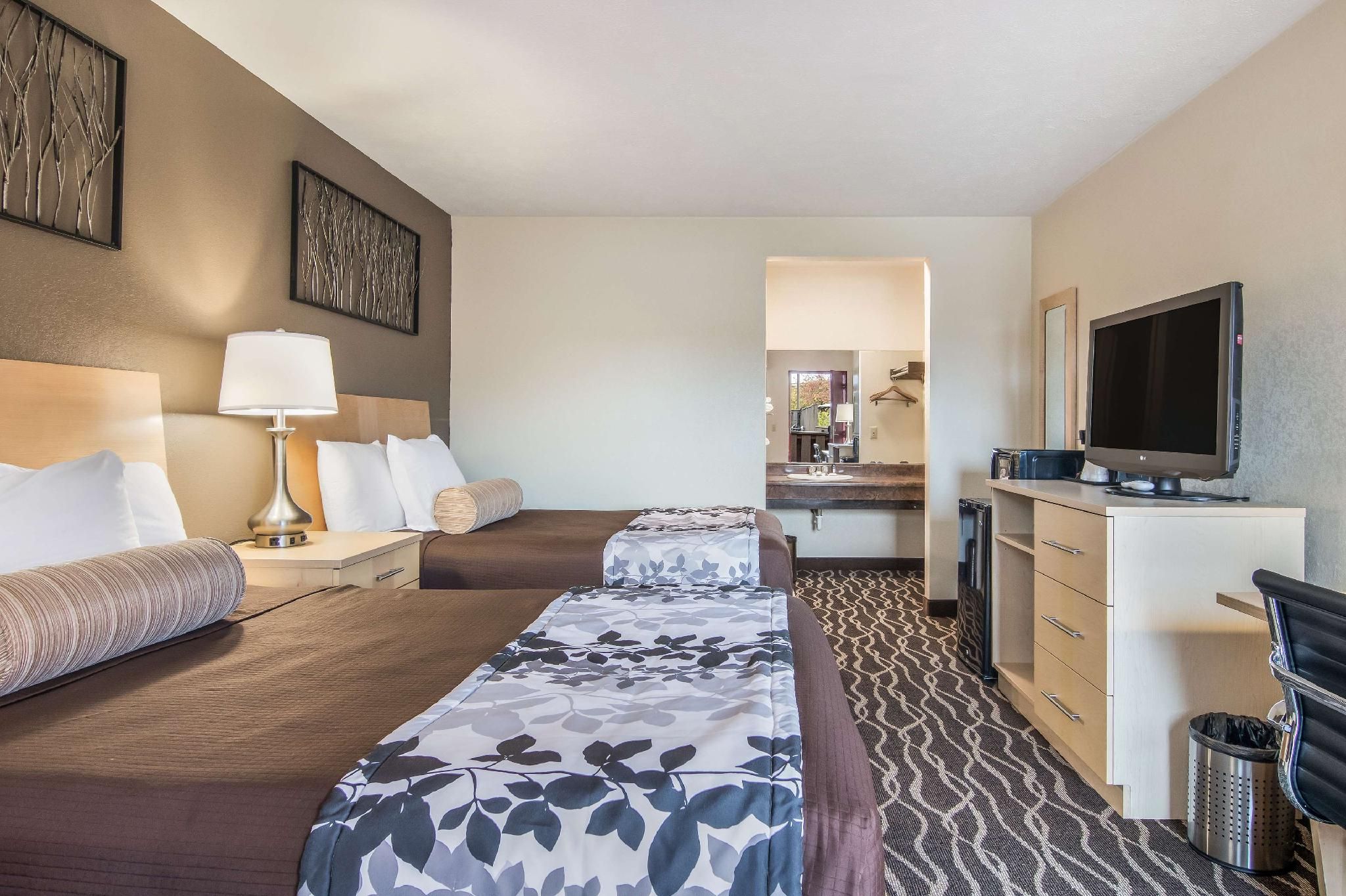 2 Double Beds, Smoking