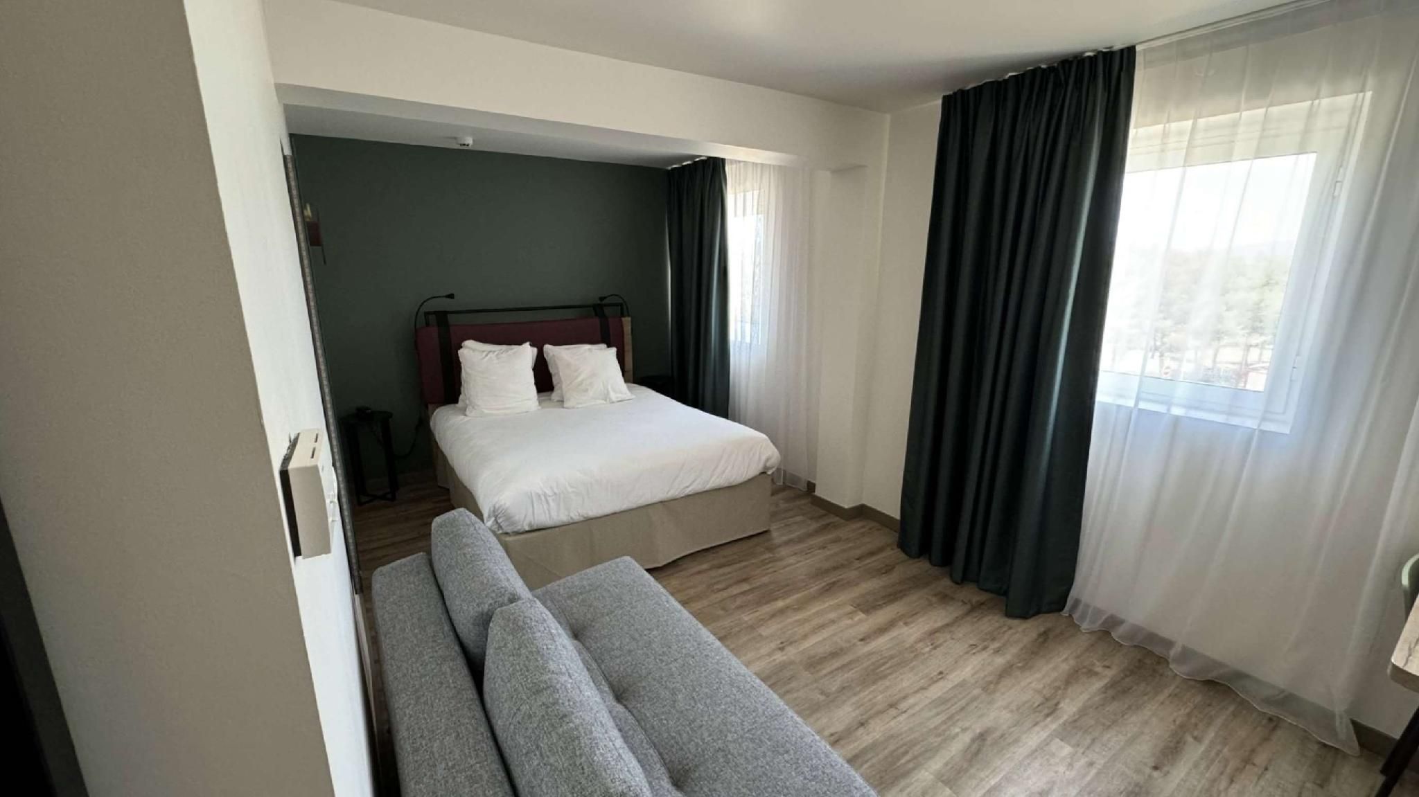 Superior Room - 1 Double Bed