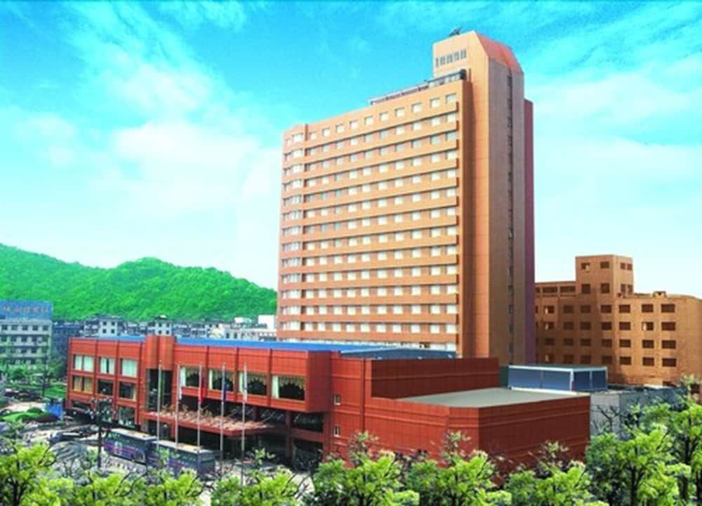 undefined New Century Zhejiang Xiaoshan Hotel 3