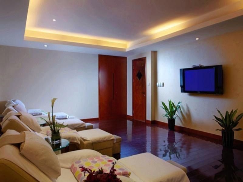 Executive Twin Bed Room