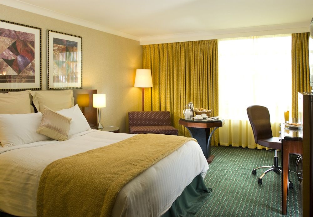 Crowne Plaza Liverpool - John Lennon Airport by IHG Standard Room, 1 Double Bed 2