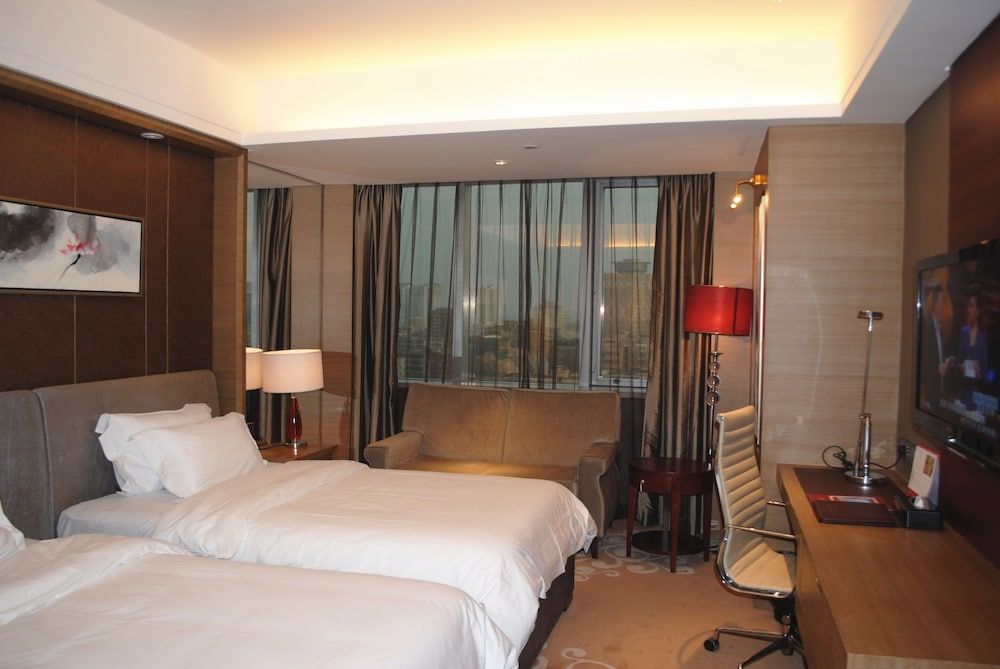 undefined Guangzhou New Century Hotel 3