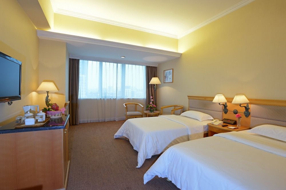 undefined Guangzhou New Century Hotel 2