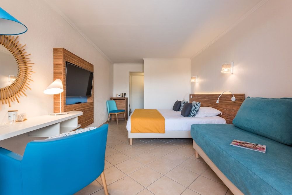 Room - Triple  - Terrace or balcony