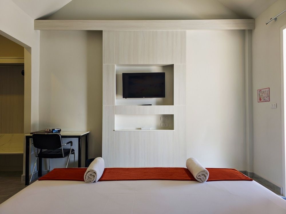 Phuket Airport Hotel Superior Double or Twin Room 7