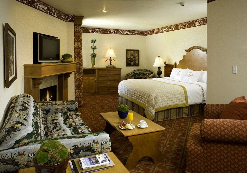 Deluxe King, Sofa Sleeper, Fireplace, Sitting Area
