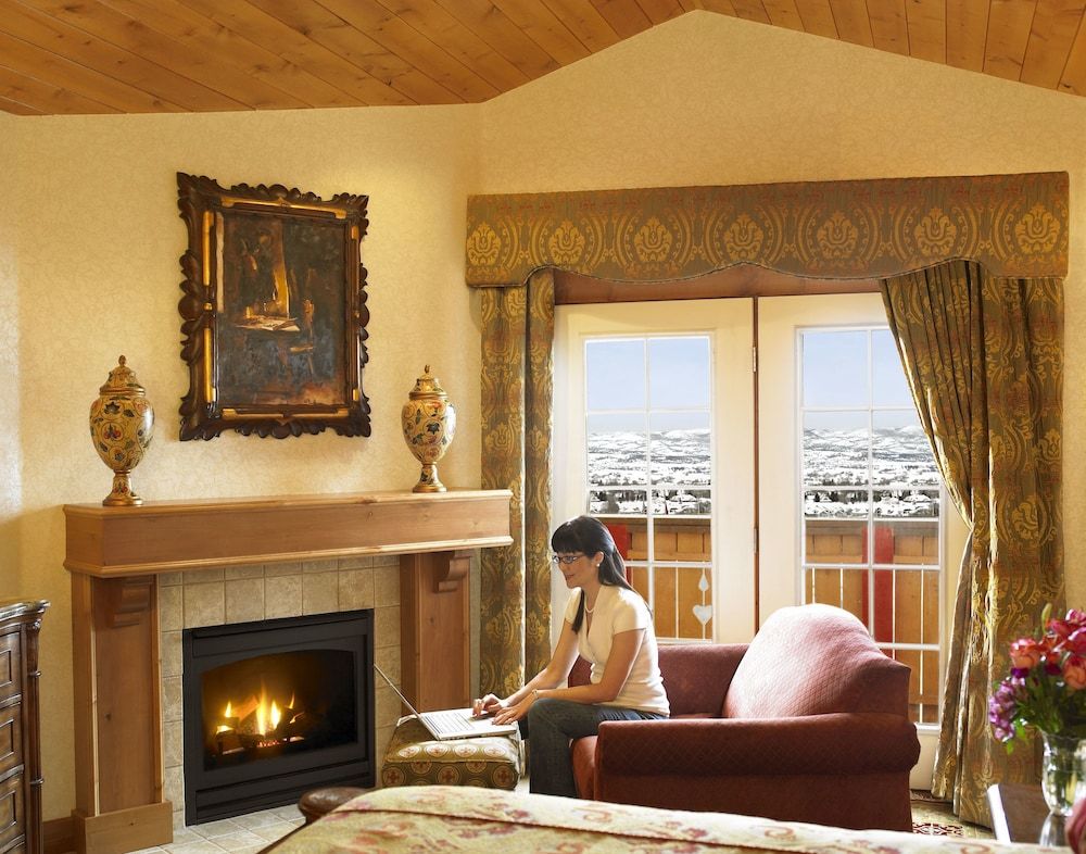Penthouse Suite, Balcony, Jetted Tub, Fireplace, Sitting Area