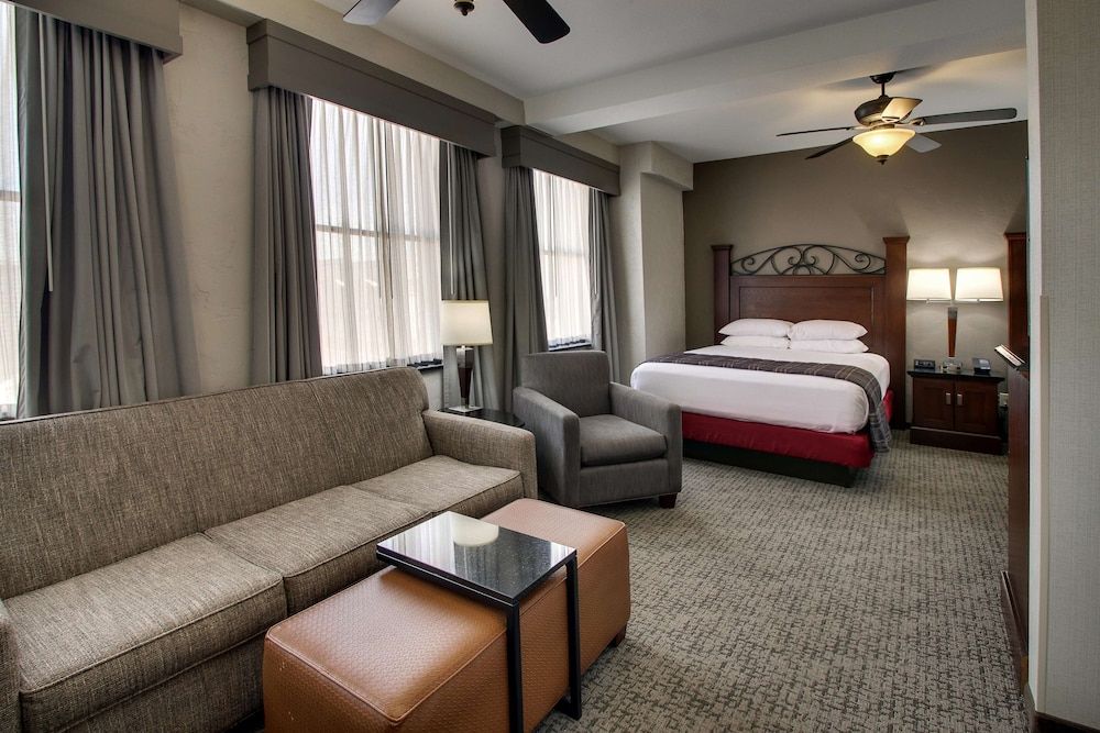 Deluxe Room, 2 Queen Beds, Refrigerator & Microwave (Sofa Bed, Upper Floor)