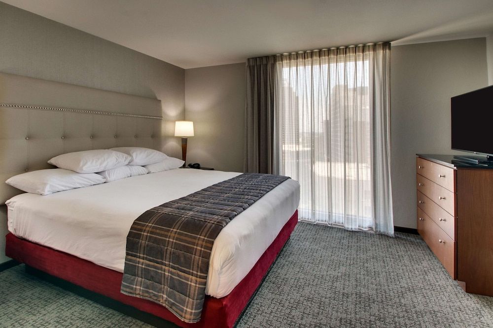 Suite, 1 King Bed with Sofa bed, Accessible, Refrigerator & Microwave (2 Rooms, Tub, Terrace)