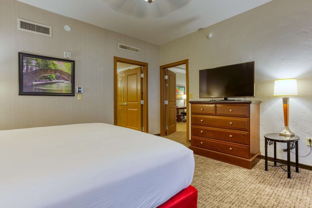 Deluxe Room, 2 Queen Beds, Accessible, Refrigerator & Microwave (Tub, Oversized)