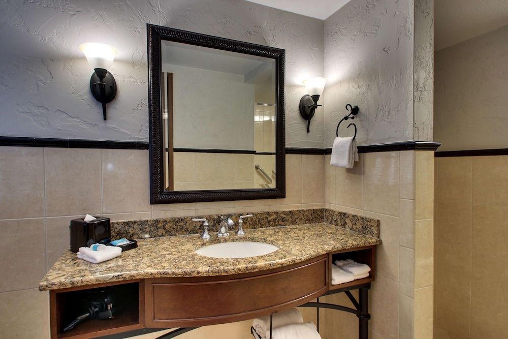 Suite, 2 Queen Beds (2 Rooms)