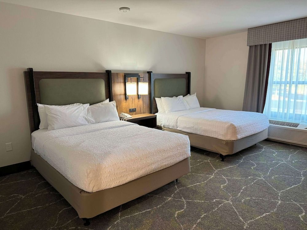 Two queen beds non smoking